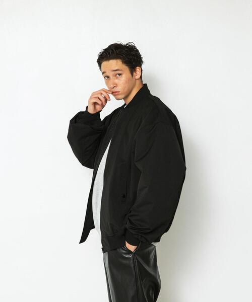 green label relaxing（グリーンレーベルリラクシング）の「【WEB限定】＜GLR or＞ バルーン オーバーサイズ MA1 ジャケット -ユニセックス-（MA-1・メンズ・ブラック/オリーブ・M/L/S）」の12枚目の写真