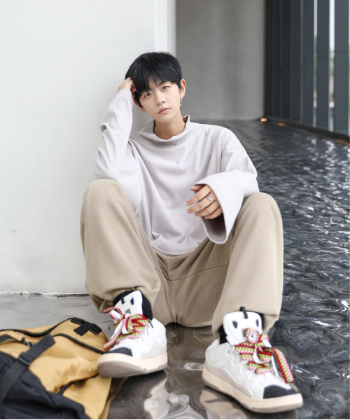 neos（ネオス）の「【neos -addictive design-】ビックシルエット モックネック ロングスリーブ カットソー（Tシャツ/カットソー・メンズ・モカ/ブラック/ライトグレー・MEDIUM/LARGE）」の12枚目の写真