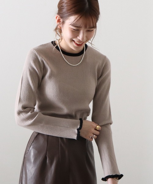 Cheek(チーク)の「袖口フリル配色リブニット(Tシャツ/カットソー・レディース・ブラウン/ブラック/グレイッシュベージュ・MEDIUM)」の12枚目の写真