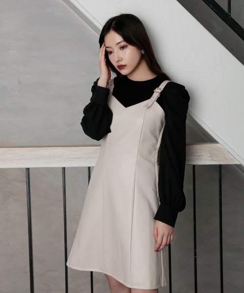 ANDGEEBEE（アンジービー）の「フェイクレザージャンスカ（ジャンパースカート・レディース・ベージュ/ブラック・MEDIUM）」の7枚目の写真