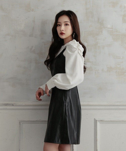 ANDGEEBEE（アンジービー）の「フェイクレザージャンスカ（ジャンパースカート・レディース・ベージュ/ブラック・MEDIUM）」の12枚目の写真