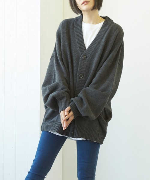 VIBGYOR(ヴィブジョー)の「【豊富なカラー展開】5GGV/N オーバーサイズカーディガン(BL)(カーディガン/ボレロ・レディース・チャコールグレー/ブラック/ブラウン/ベージュ/グリーン/ネイビー・MEDIUM/LARGE)」の3枚目の写真
