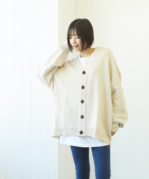VIBGYOR(ヴィブジョー)の「【豊富なカラー展開】5GGV/N オーバーサイズカーディガン(BL)(カーディガン/ボレロ・レディース・チャコールグレー/ブラック/ブラウン/ベージュ/グリーン/ネイビー・MEDIUM/LARGE)」の8枚目の写真