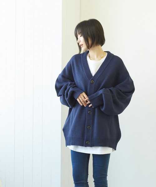 VIBGYOR(ヴィブジョー)の「【豊富なカラー展開】5GGV/N オーバーサイズカーディガン(BL)(カーディガン/ボレロ・レディース・チャコールグレー/ブラック/ブラウン/ベージュ/グリーン/ネイビー・MEDIUM/LARGE)」の11枚目の写真