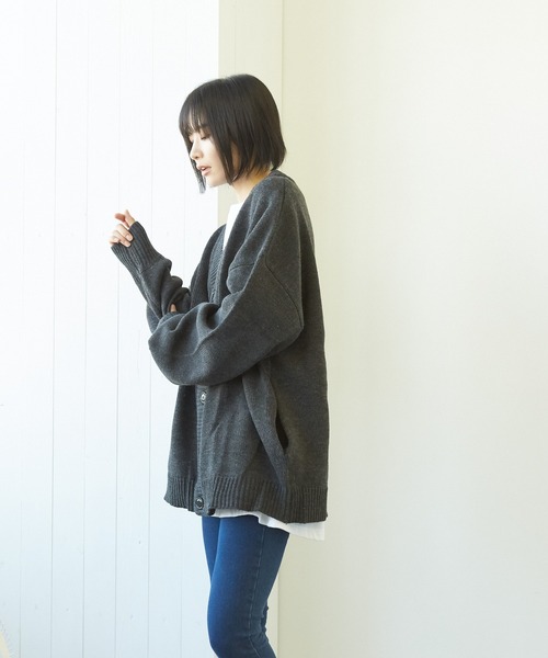 VIBGYOR(ヴィブジョー)の「【豊富なカラー展開】5GGV/N オーバーサイズカーディガン(BL)(カーディガン/ボレロ・レディース・チャコールグレー/ブラック/ブラウン/ベージュ/グリーン/ネイビー・MEDIUM/LARGE)」の12枚目の写真