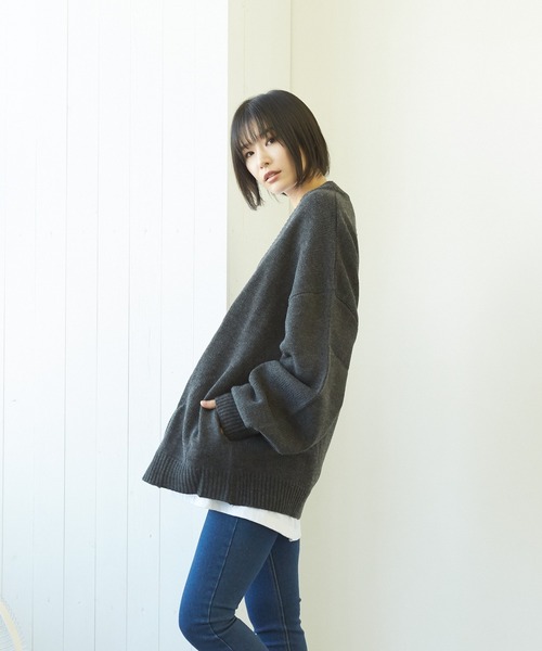VIBGYOR(ヴィブジョー)の「【豊富なカラー展開】5GGV/N オーバーサイズカーディガン(BL)(カーディガン/ボレロ・レディース・チャコールグレー/ブラック/ブラウン/ベージュ/グリーン/ネイビー・MEDIUM/LARGE)」の13枚目の写真