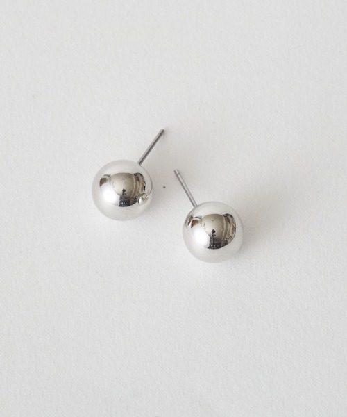 murir(ミュリール)の「【Diliraba】サージカルステンレス シルバー メタルボール ピアス 10mm(ピアス(両耳用)・レディース・シルバー・FREE)」の3枚目の写真