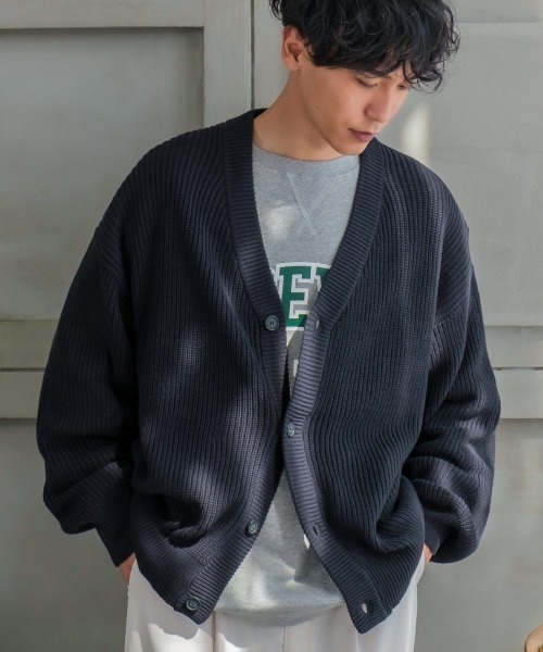 improves（インプローブス）の「ハイバルキー 片あぜ編み ニットカーディガン（カーディガン/ボレロ・メンズ・ダークブラウン/グレイッシュベージュ/ブラック/グリーン/ネイビー/チャコール・LARGE/MEDIUM/X-LARGE）」の6枚目の写真