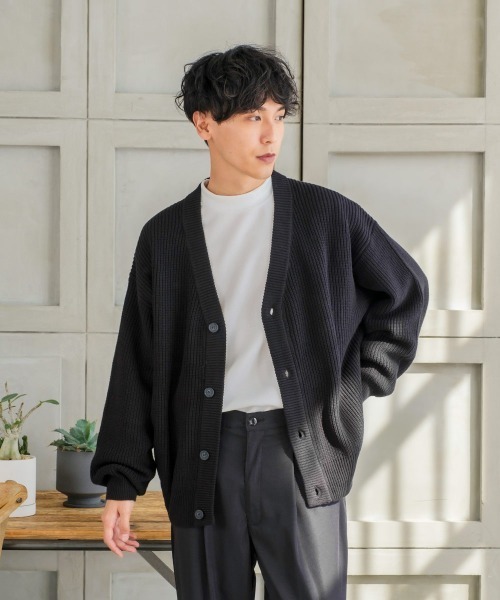 improves（インプローブス）の「ハイバルキー 片あぜ編み ニットカーディガン（カーディガン/ボレロ・メンズ・ダークブラウン/グレイッシュベージュ/ブラック/グリーン/ネイビー/チャコール・LARGE/MEDIUM/X-LARGE）」の19枚目の写真