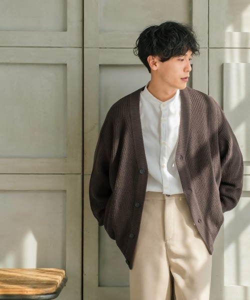improves（インプローブス）の「ハイバルキー 片あぜ編み ニットカーディガン（カーディガン/ボレロ・メンズ・ダークブラウン/グレイッシュベージュ/ブラック/グリーン/ネイビー/チャコール・LARGE/MEDIUM/X-LARGE）」の11枚目の写真