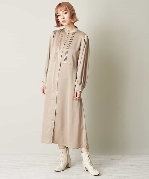 A de a.v.v(アードアー・ヴェ・ヴェ)の「ハイネックピンタック袖ボリュームワンピース(ワンピース・レディース・ブラック/ベージュ・38/36)」の1枚目の写真