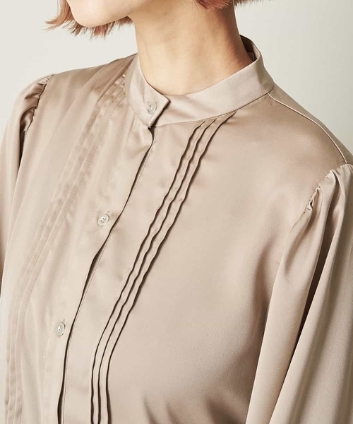 A de a.v.v(アードアー・ヴェ・ヴェ)の「ハイネックピンタック袖ボリュームワンピース(ワンピース・レディース・ブラック/ベージュ・38/36)」の13枚目の写真