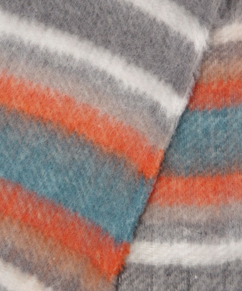 BAYFLOW（ベイフロー）の「ボーダーボリュームストール（ストール/ショール・レディース・ベージュ/グレー・FREE）」の4枚目の写真