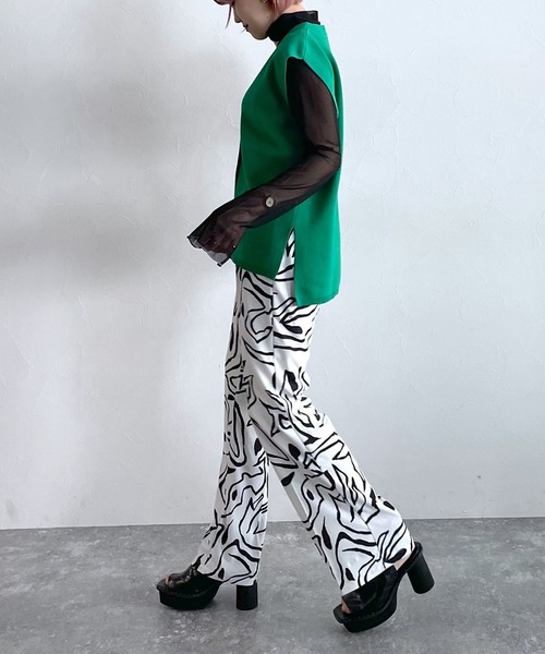 PAGEBOY（ページボーイ）の「Vネックカーデベスト（ベスト・レディース・ブラック/オフホワイト/グリーン・FREE）」の10枚目の写真