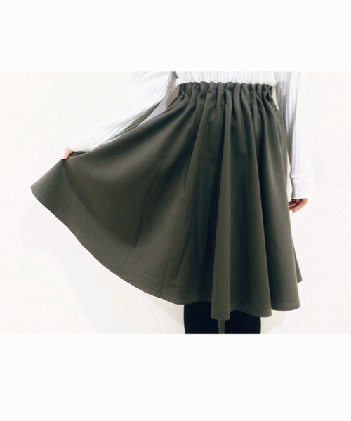 Kastane（カスタネ）の「【Kastane】Wタックスカート（スカート・レディース・ベージュ/カーキ/ブラック/ボルドー・FREE）」の4枚目の写真