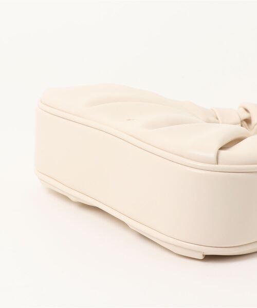 JW PEI(ジェイダブリューペイ)の「【JW PEI(ジェイダブリューペイ)】GABBI BAG(ショルダーバッグ・レディース・ピンク/グリーン/アイボリー・2)」の4枚目の写真