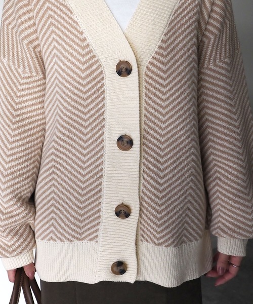 Riberry（リベリー）の「ジャガード深Vカーディガン（カーディガン/ボレロ・レディース・ブラック/ベージュ/ブルーグリーン・MEDIUM）」の16枚目の写真