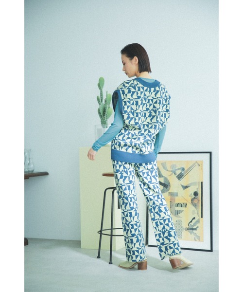 ROSE BUD(ローズバッド)の「ジャガードニットベスト(ベスト・レディース・ネイビー/ベージュ・ONE SIZE)」の3枚目の写真