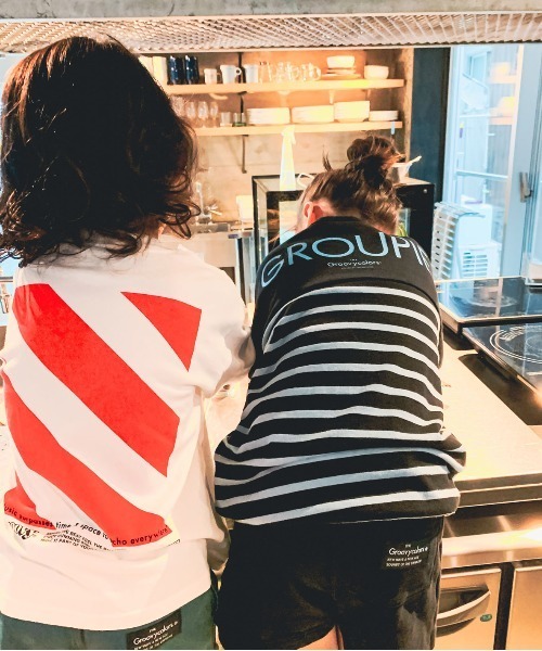 GROOVY COLORS(グルービーカラーズ)の「天竺 SOUNDS OF THE UNIVERSE 長袖 Tシャツ(Tシャツ/カットソー・キッズ・カーキ・130/140)」の4枚目の写真