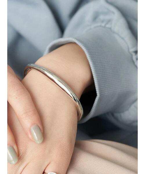 earth music&ecology(アースミュージックアンドエコロジー)の「ニュアンスラインバングル*(ブレスレット・レディース・シルバー/ゴールド・FREE)」の9枚目の写真