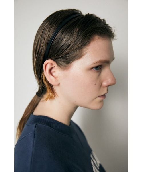 MOUSSY（マウジー）の「F/LEATHER ヘッドバンド（カチューシャ・レディース・ベージュ/ブラック・FREE）」の9枚目の写真