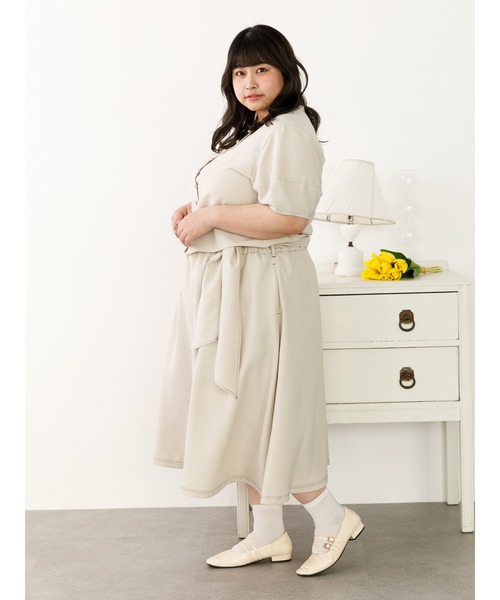 SLURR(スラ―)の「【大きいサイズ】リボン付ステッチフレアスカート(スカート・レディース・ブラック/イエロー/ライトベージュ・L)」の5枚目の写真