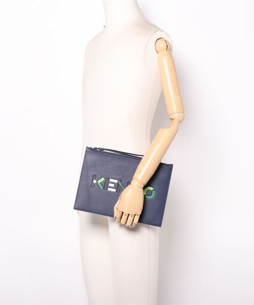 KENZO(ケンゾー)の「Kenzography Leather Large Clutch(クラッチバッグ・メンズ・ブルー系その他4・ONE SIZE)」の4枚目の写真