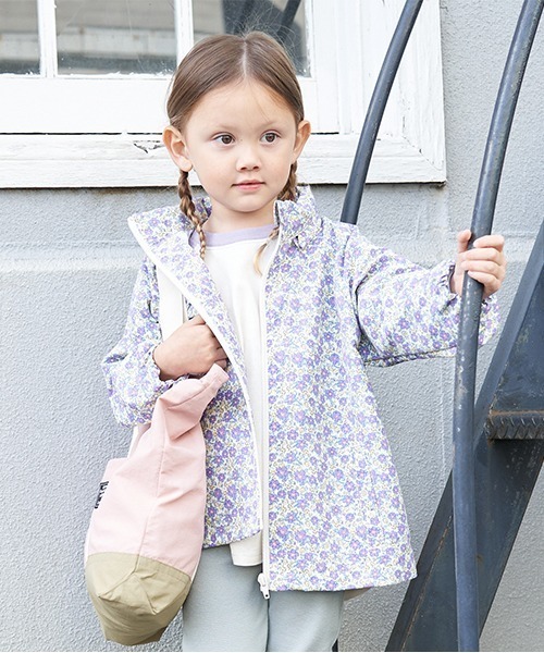 b・ROOM(ビールーム)の「【撥水加工】エブリデイマウンテンパーカ(収納ケース付き)(ブルゾン・キッズ・ライラック/オレンジ/ピンク/カーキ/ブルーグレー/ライトベージュ/ミント/ベージュ/ラベンダー/ネイビー・100cm/120cm/130cm/140cm/110cm)」の8枚目の写真