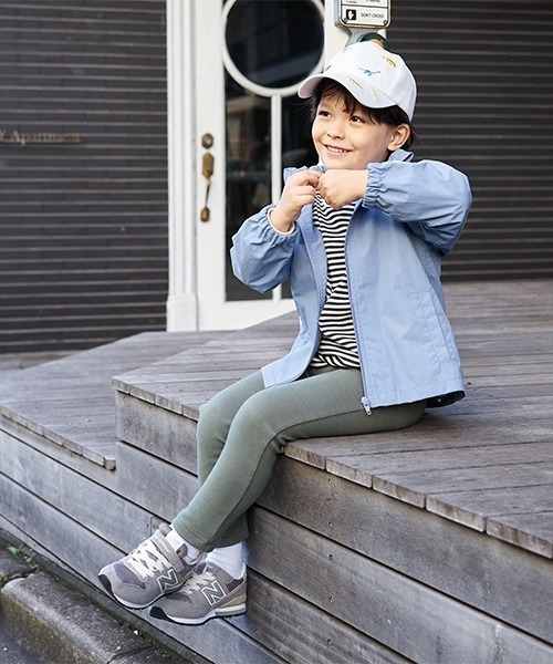 b・ROOM(ビールーム)の「【撥水加工】エブリデイマウンテンパーカ(収納ケース付き)(ブルゾン・キッズ・ライラック/オレンジ/ピンク/カーキ/ブルーグレー/ライトベージュ/ミント/ベージュ/ラベンダー/ネイビー・100cm/120cm/130cm/140cm/110cm)」の16枚目の写真