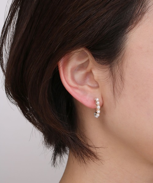 Manon's Selection(マノンズセレクション)の「7粒パールゴールドベースラウンドイヤリング(イヤリング・レディース・ゴールド・ONE SIZE)」の1枚目の写真
