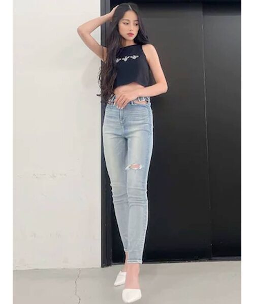 GYDA(ジェイダ)の「QUEEN BEEアメスリタンクトップ(タンクトップ・レディース・オフホワイト/ブラック・FREE)」の4枚目の写真