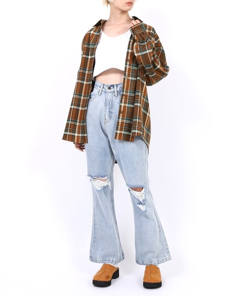 PUNYUS(プニュズ)の「ダメージフレアデニムパンツ(デニムパンツ・レディース・ライトブルー・1/2/3/4)」の20枚目の写真