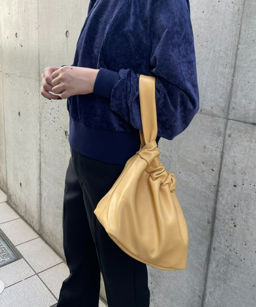 CIAOPANIC(チャオパニック)の「ソフトワンハンドルバッグ(ハンドバッグ・レディース・ブラック/アイボリー/イエロー・FREE)」の3枚目の写真