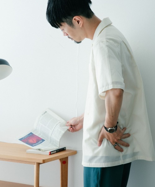 ITEMS URBANRESEARCH（アイテムズ アーバンリサーチ）の「『UR TECH Smart Linen Touch』EASYケアOPカラー半袖シャツ（シャツ/ブラウス・メンズ・ベージュ/ネイビー/オフホワイト/ブルー・MEDIUM/LARGE）」の8枚目の写真