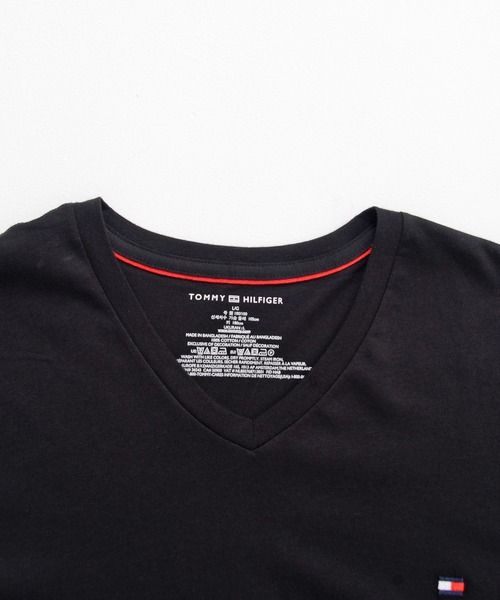 TOMMY HILFIGER(トミーヒルフィガー)の「『TOMMY HILFIGER/トミーヒルフィガー』V NECK SS TEE(Tシャツ/カットソー・メンズ・ホワイト/ブラック/ヘザーグレー/ダークネイビー・M/L/S/XL)」の7枚目の写真