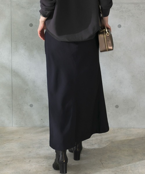 URBAN RESEARCH ROSSO WOMEN(アーバンリサーチ ロッソ)の「ポケットタイトナロースカート(スカート・レディース・ベージュ/ネイビー/パープル系その他・38/36)」の18枚目の写真