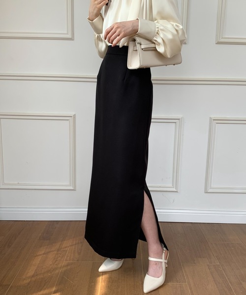 ECLIN(エクラン)の「サイドスリットハイウエストロングスカート(スカート・レディース・ブラック/ダークブラウン/ベージュ・S/M)」の2枚目の写真