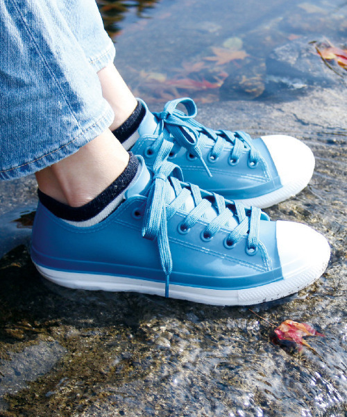 SPICE OF LIFE（スパイス オブ ライフ）の「【在庫限り】PVC レインスニーカー バイカラー ホワイト×グレー/ブルー×ホワイト（レインシューズ・レディース・ホワイト×グレー/ブルー/ブラウン・S/L/M）」の3枚目の写真