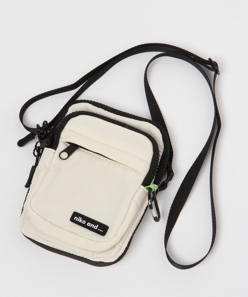 niko and...（ニコアンド）の「オリジナルマイクロお財布ショルダーバッグ（ショルダーバッグ・レディース・その他1/ブラック系/オレンジ/カーキ/ベージュ系/その他2/ベージュ系1/ブラック系1/パープル/イエロー/その他3/シルバー/ライトイエロー・0）」の4枚目の写真