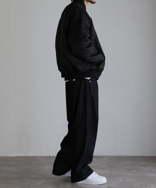 CREARE -LINO-(クレアーレリノ)の「オーバーサイズ ワイドスリーブ キルト中綿 ライダース MA-1<ユニセックス>(MA-1・メンズ・カーキ/ブラック・M/L)」の10枚目の写真