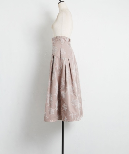 tocco closet（トッコ　クローゼット）の「フロッキーフラワーサイドタックドレープスカート（スカート・レディース・ベージュ/ブラック・M）」の20枚目の写真