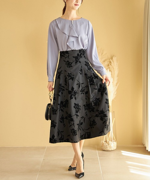 tocco closet（トッコ　クローゼット）の「フロッキーフラワーサイドタックドレープスカート（スカート・レディース・ベージュ/ブラック・M）」の9枚目の写真