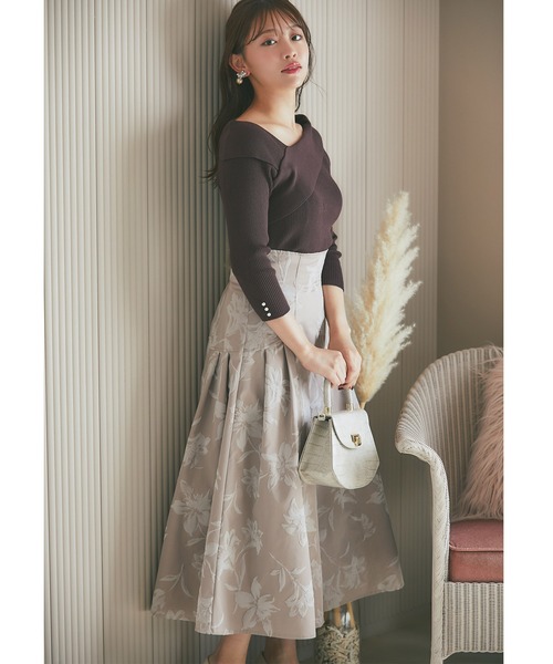 tocco closet（トッコ　クローゼット）の「フロッキーフラワーサイドタックドレープスカート（スカート・レディース・ベージュ/ブラック・M）」の3枚目の写真