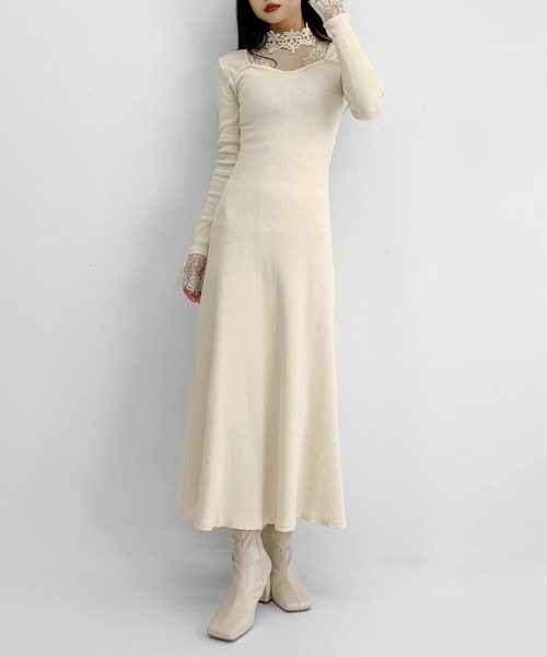 LVEU.（ラブユ.）の「【LVEU.】シースルーレースハイネックトップス / トップス カットソー シースルー シアー 刺繍 レース ハイネック レイヤード 花柄 フラワー ブラック ホワイト（Tシャツ/カットソー・レディース・ブラック/アイボリー・FREE）」の4枚目の写真