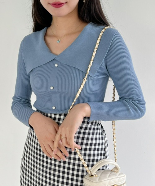 Loueme(ルエム)の「【23S/S 春夏新作】パールボタンデザインビッグカラートップス(ニット/セーター・レディース・ホワイト/ライトブルー/ブラック/ピンク・FREE)」の3枚目の写真