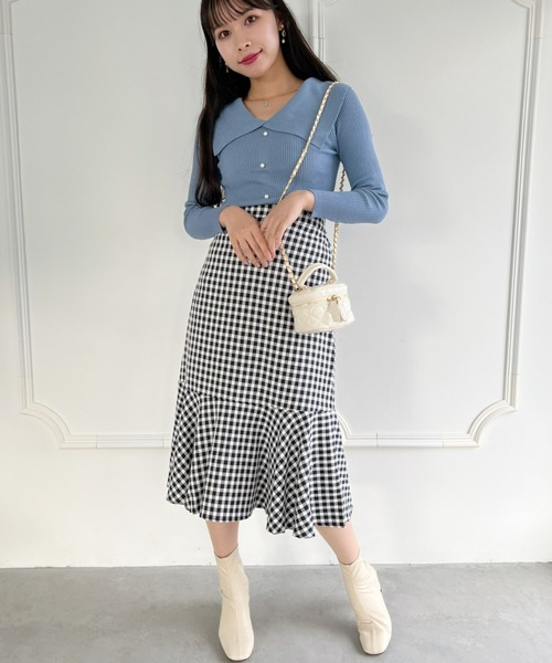 Loueme(ルエム)の「【23S/S 春夏新作】パールボタンデザインビッグカラートップス(ニット/セーター・レディース・ホワイト/ライトブルー/ブラック/ピンク・FREE)」の18枚目の写真