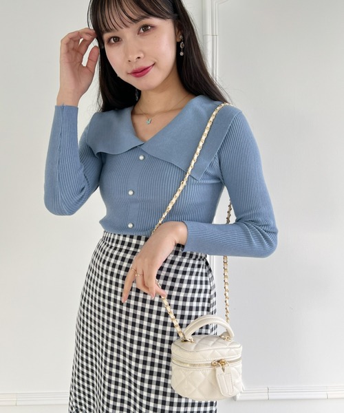 Loueme(ルエム)の「【23S/S 春夏新作】パールボタンデザインビッグカラートップス(ニット/セーター・レディース・ホワイト/ライトブルー/ブラック/ピンク・FREE)」の20枚目の写真