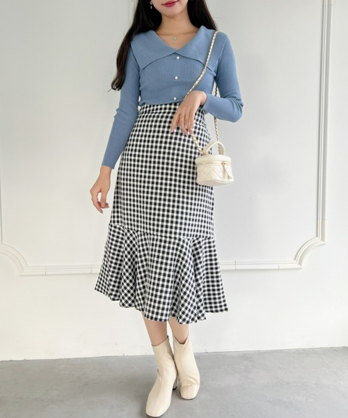 Loueme(ルエム)の「【23S/S 春夏新作】パールボタンデザインビッグカラートップス(ニット/セーター・レディース・ホワイト/ライトブルー/ブラック/ピンク・FREE)」の7枚目の写真