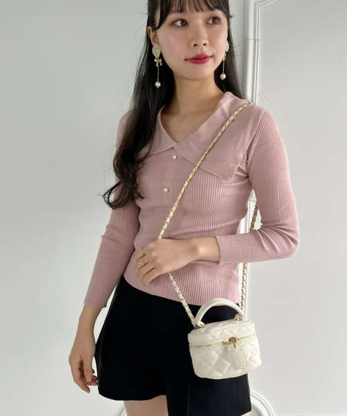 Loueme(ルエム)の「【23S/S 春夏新作】パールボタンデザインビッグカラートップス(ニット/セーター・レディース・ホワイト/ライトブルー/ブラック/ピンク・FREE)」の8枚目の写真