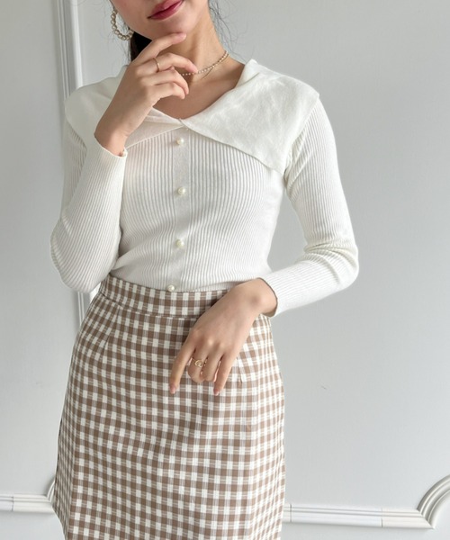 Loueme(ルエム)の「【23S/S 春夏新作】パールボタンデザインビッグカラートップス(ニット/セーター・レディース・ホワイト/ライトブルー/ブラック/ピンク・FREE)」の12枚目の写真